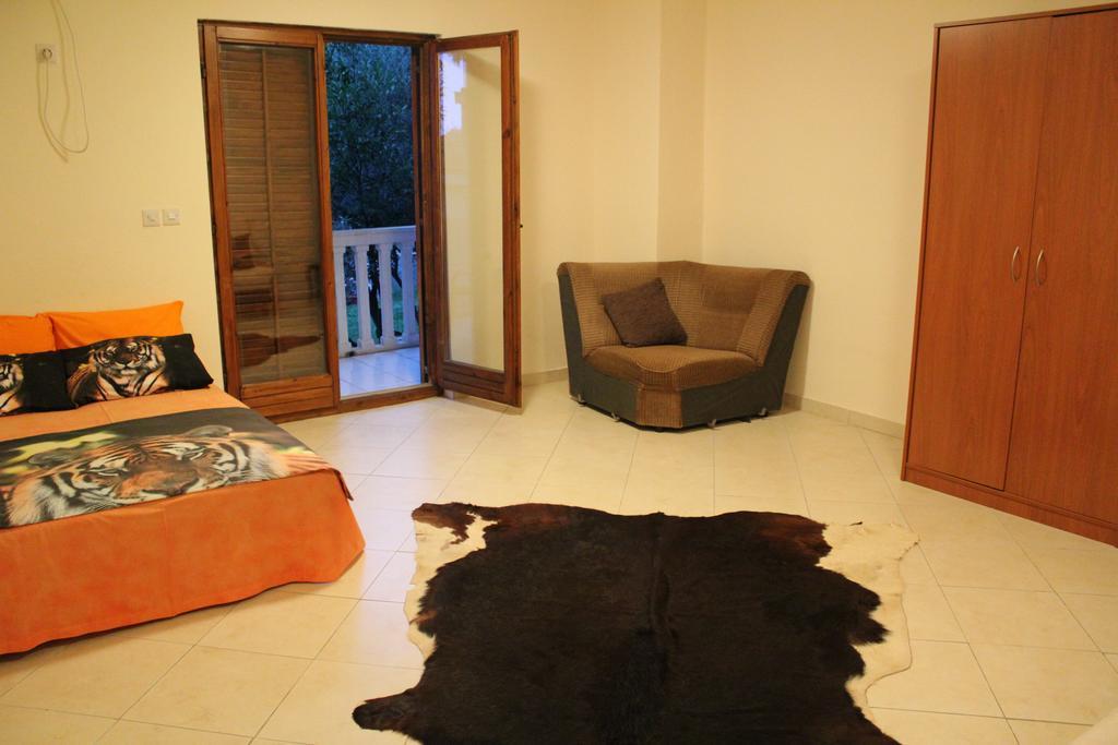 4M Apartments Petrovac na moru Zimmer foto